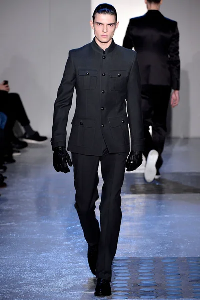 Look 19